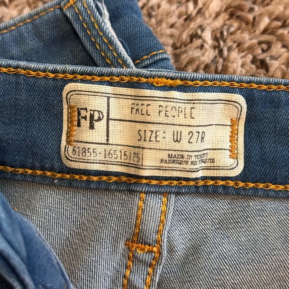 NWOT FreePeople Skinny Jeans •size: 27R• - Picture 2 of 3